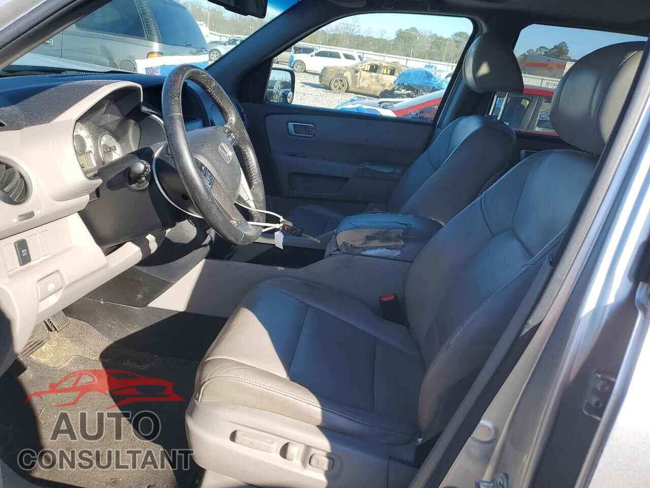 HONDA PILOT 2011 - 5FNYF3H52BB022525