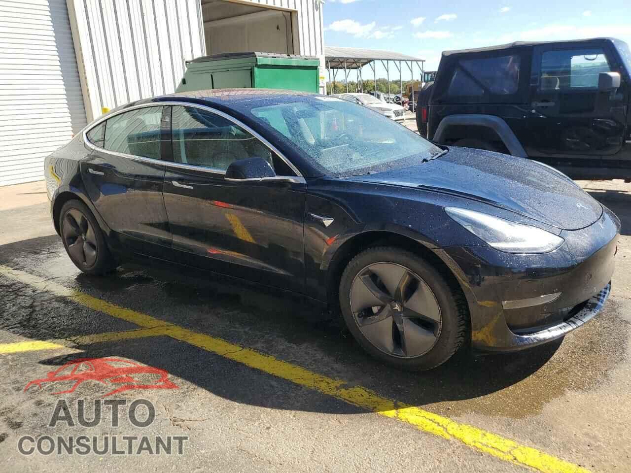 TESLA MODEL 3 2018 - 5YJ3E1EA0JF052155