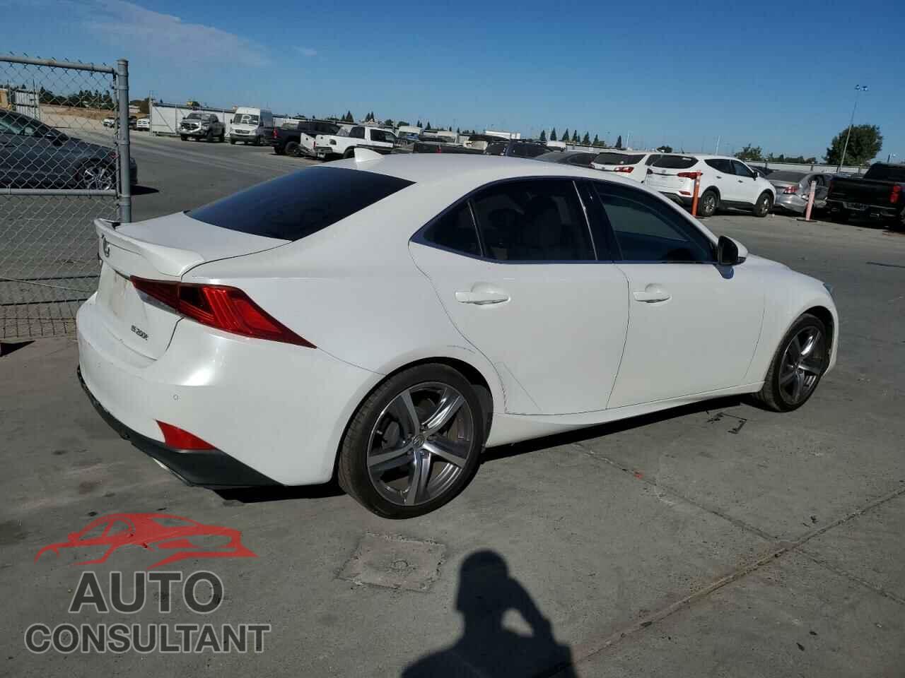 LEXUS IS 2017 - JTHBA1D23H5045261