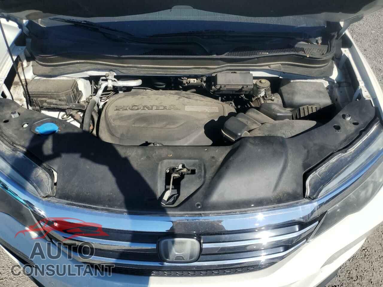 HONDA PILOT 2017 - 5FNYF6H93HB037144