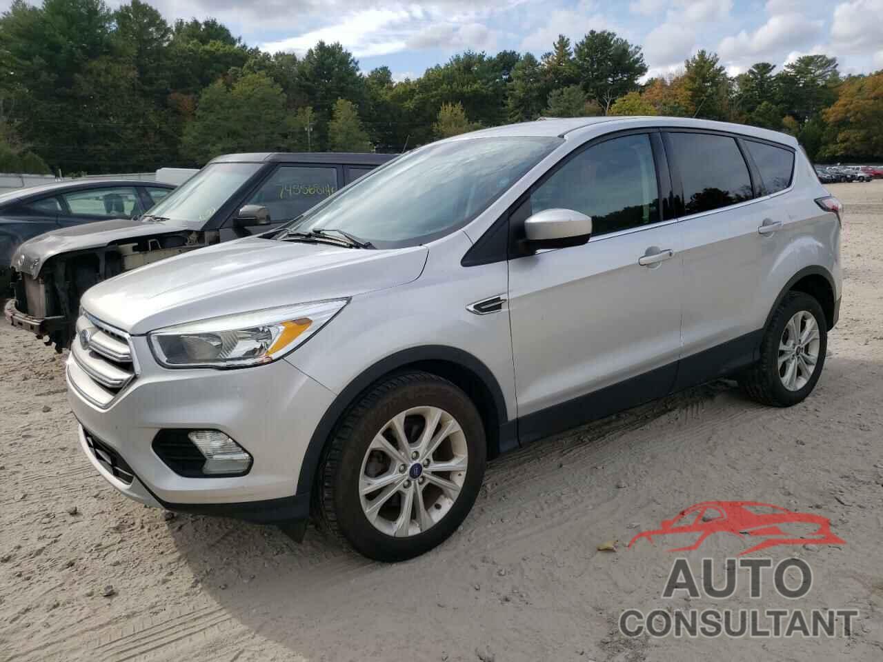 FORD ESCAPE 2017 - 1FMCU0GD4HUD08301