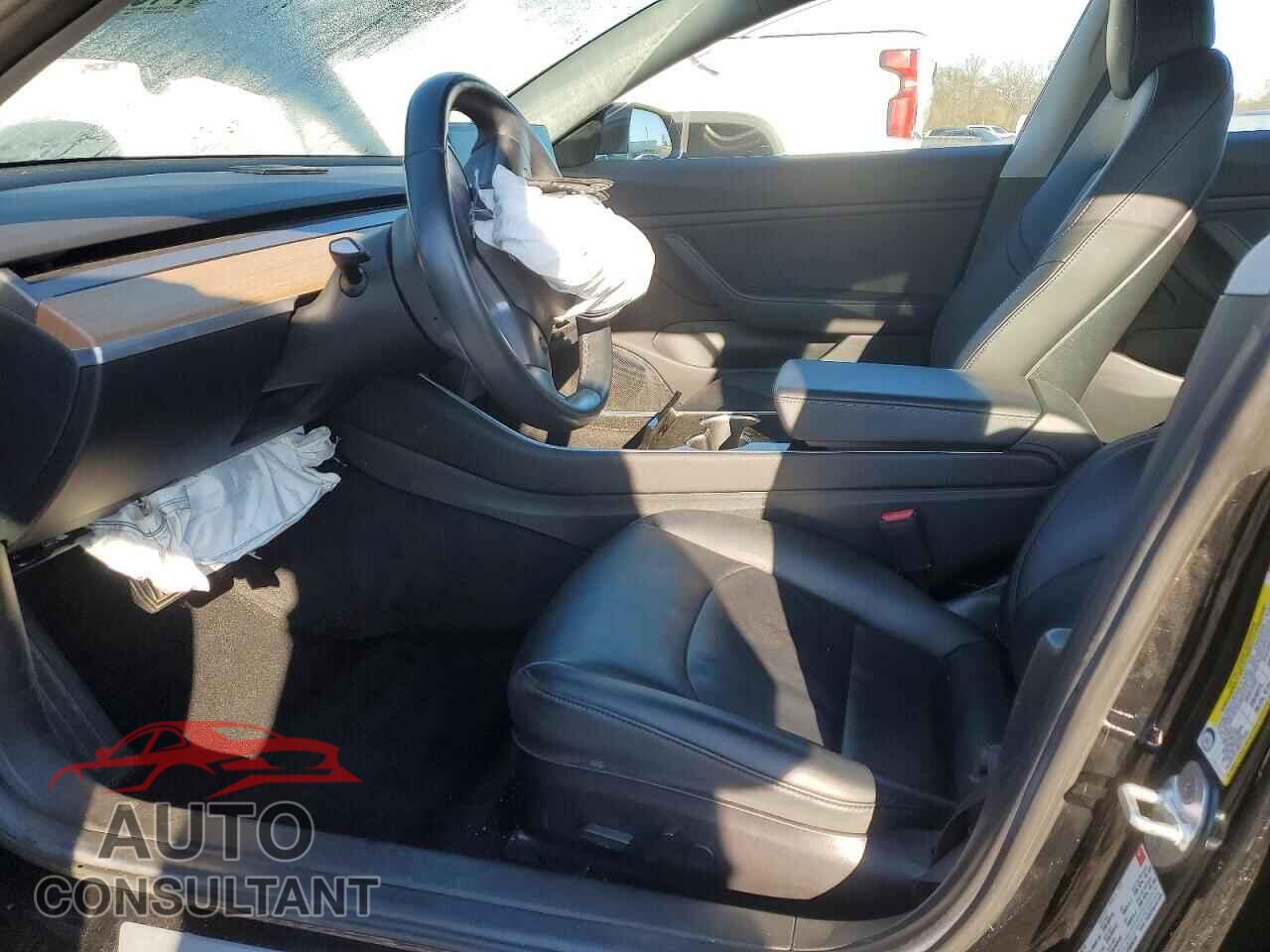 TESLA MODEL 3 2018 - 5YJ3E1EAXJF009314