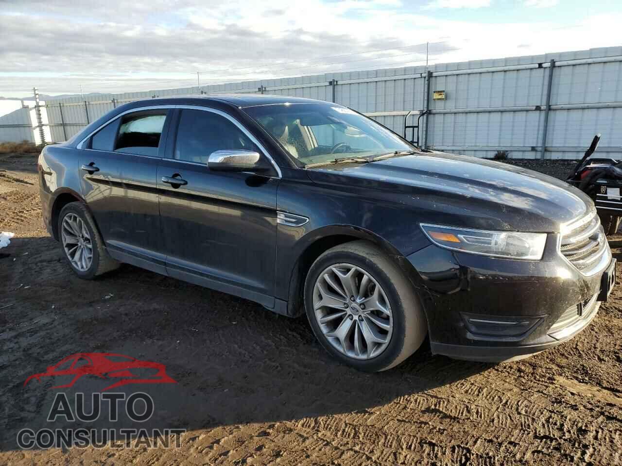 FORD TAURUS 2018 - 1FAHP2F89JG106260