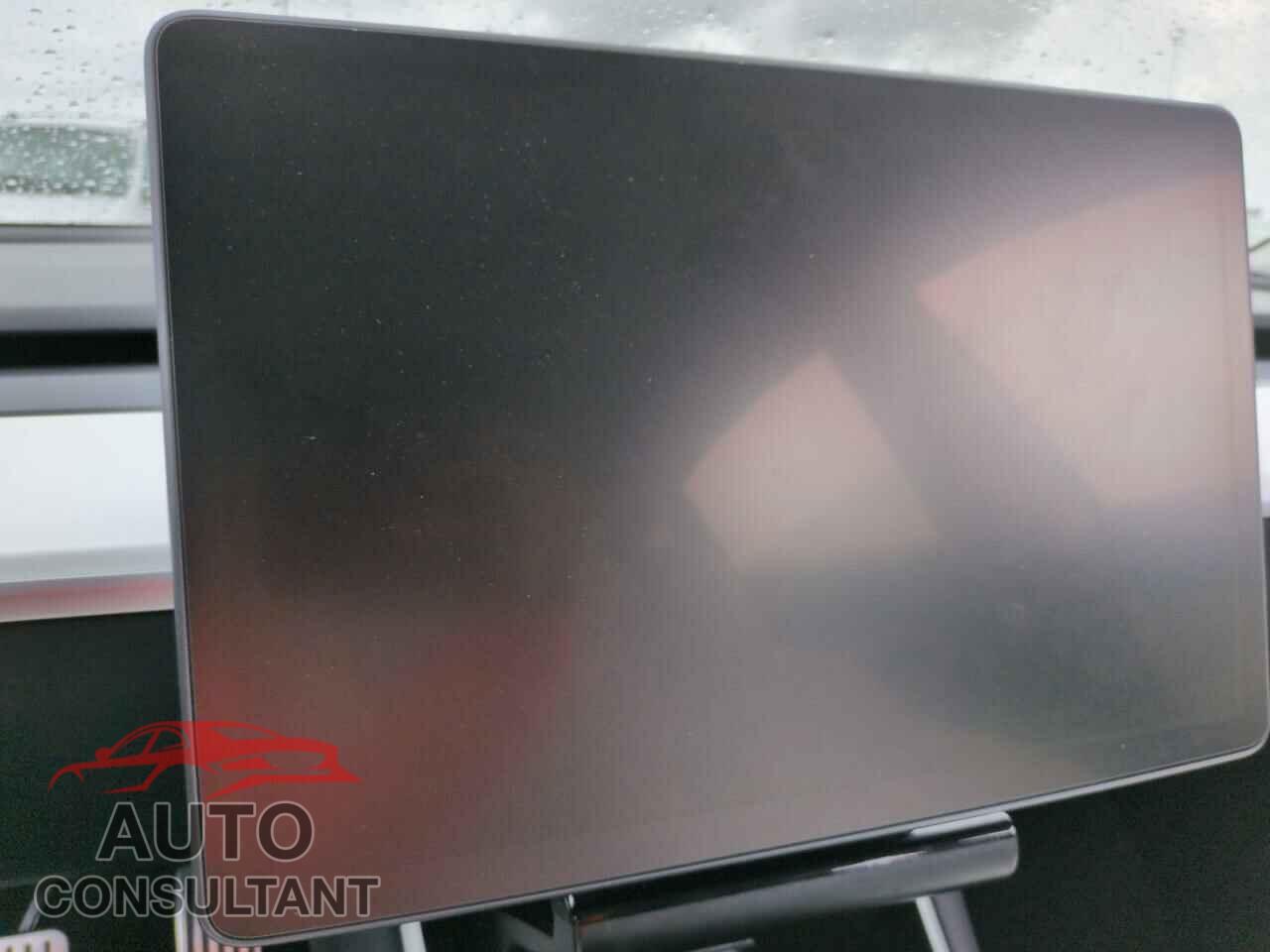 TESLA MODEL 3 2019 - 5YJ3E1EB6KF512946