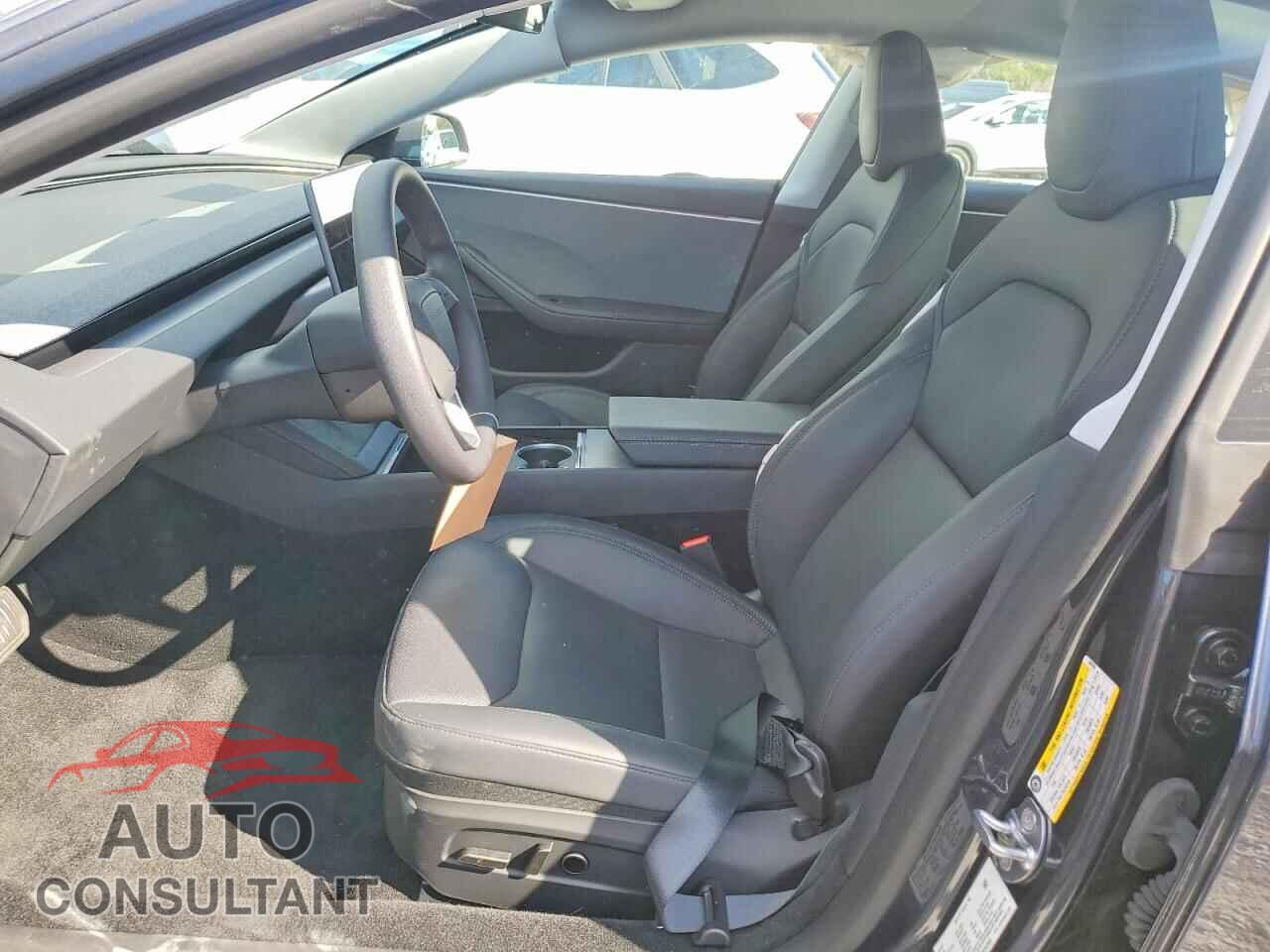 TESLA MODEL 3 2025 - 5YJ3E1EA5SF042965