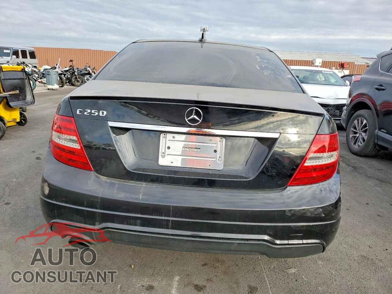 MERCEDES-BENZ C-CLASS 2012 - WDDGF4HB7CA618933