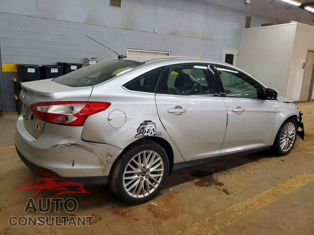 FORD FOCUS 2012 - 1FAHP3H26CL317635