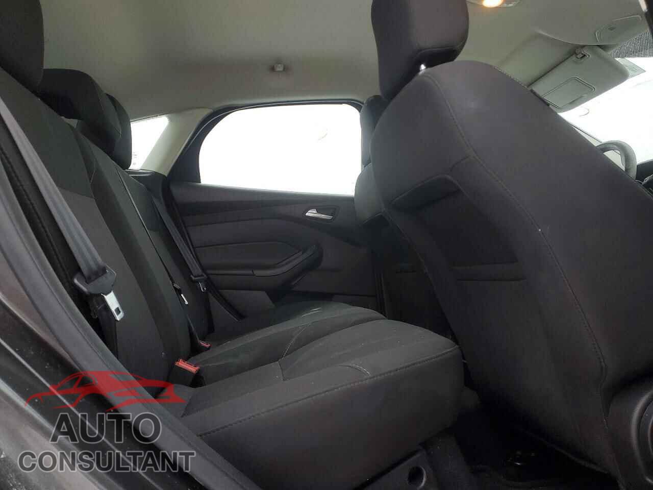 FORD FOCUS 2015 - 1FADP3K21FL358900