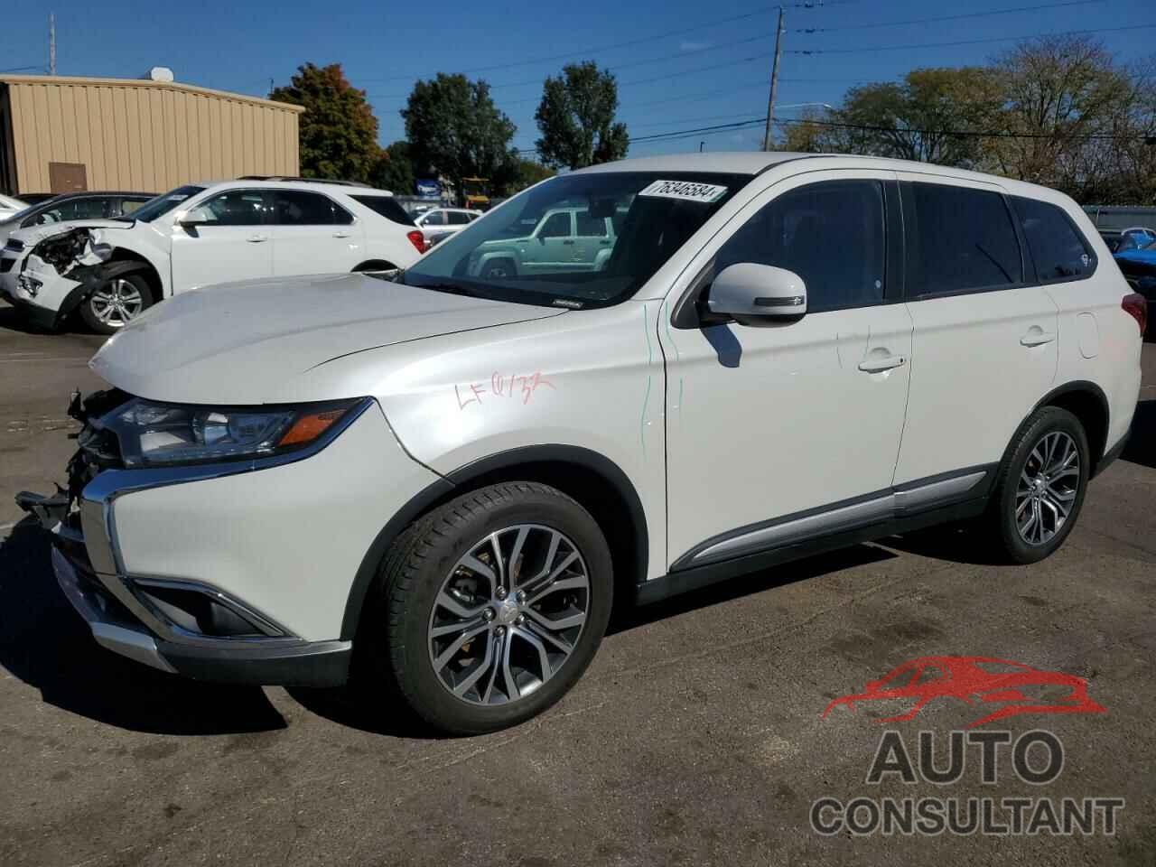 MITSUBISHI OUTLANDER 2018 - JA4AZ3A38JZ039821
