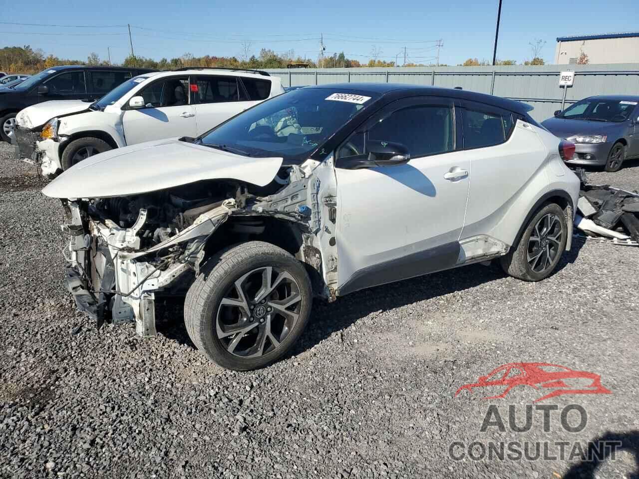 TOYOTA C-HR 2020 - JTNKHMBX8L1067040