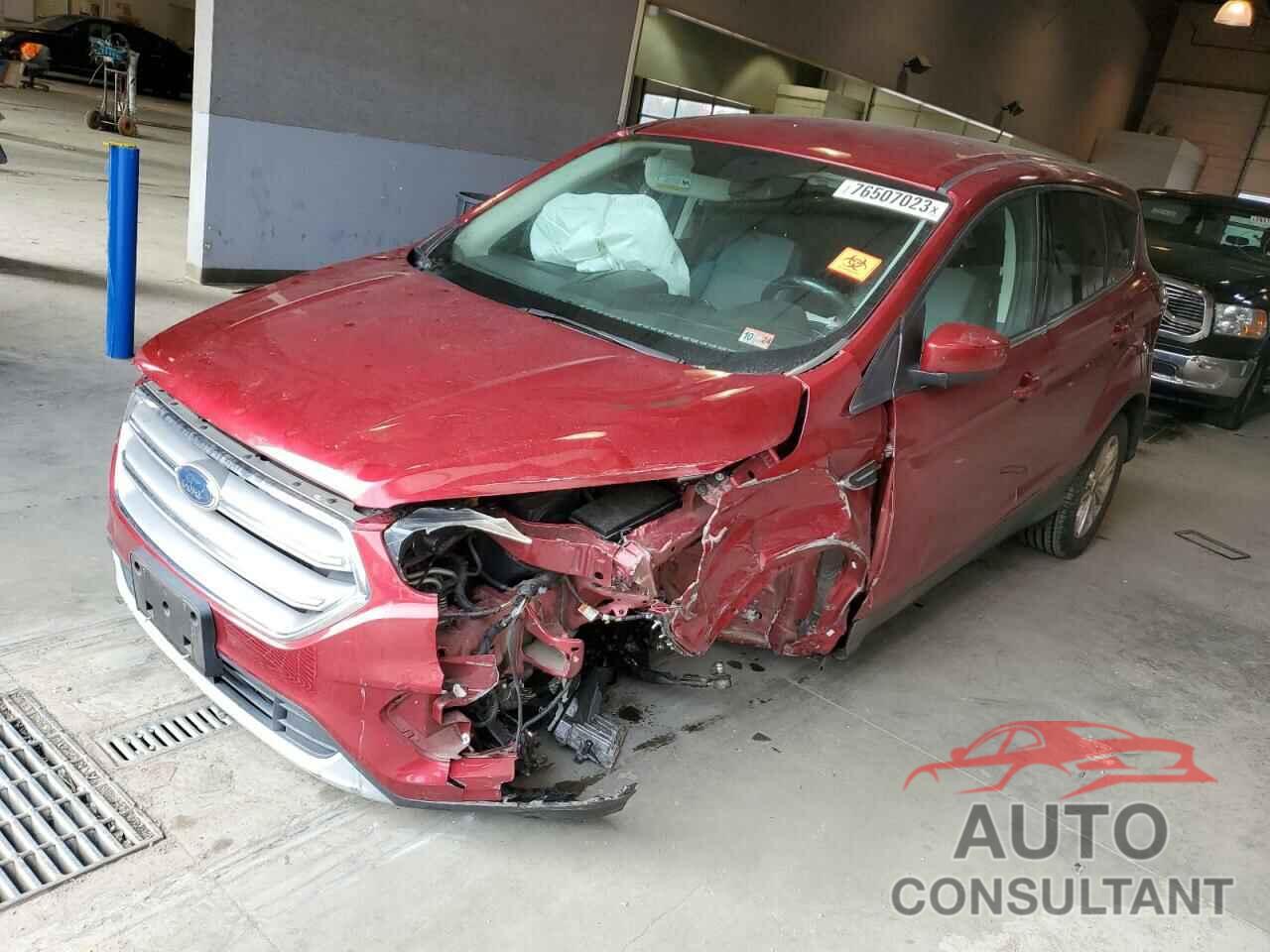 FORD ESCAPE 2017 - 1FMCU0GD5HUC20017