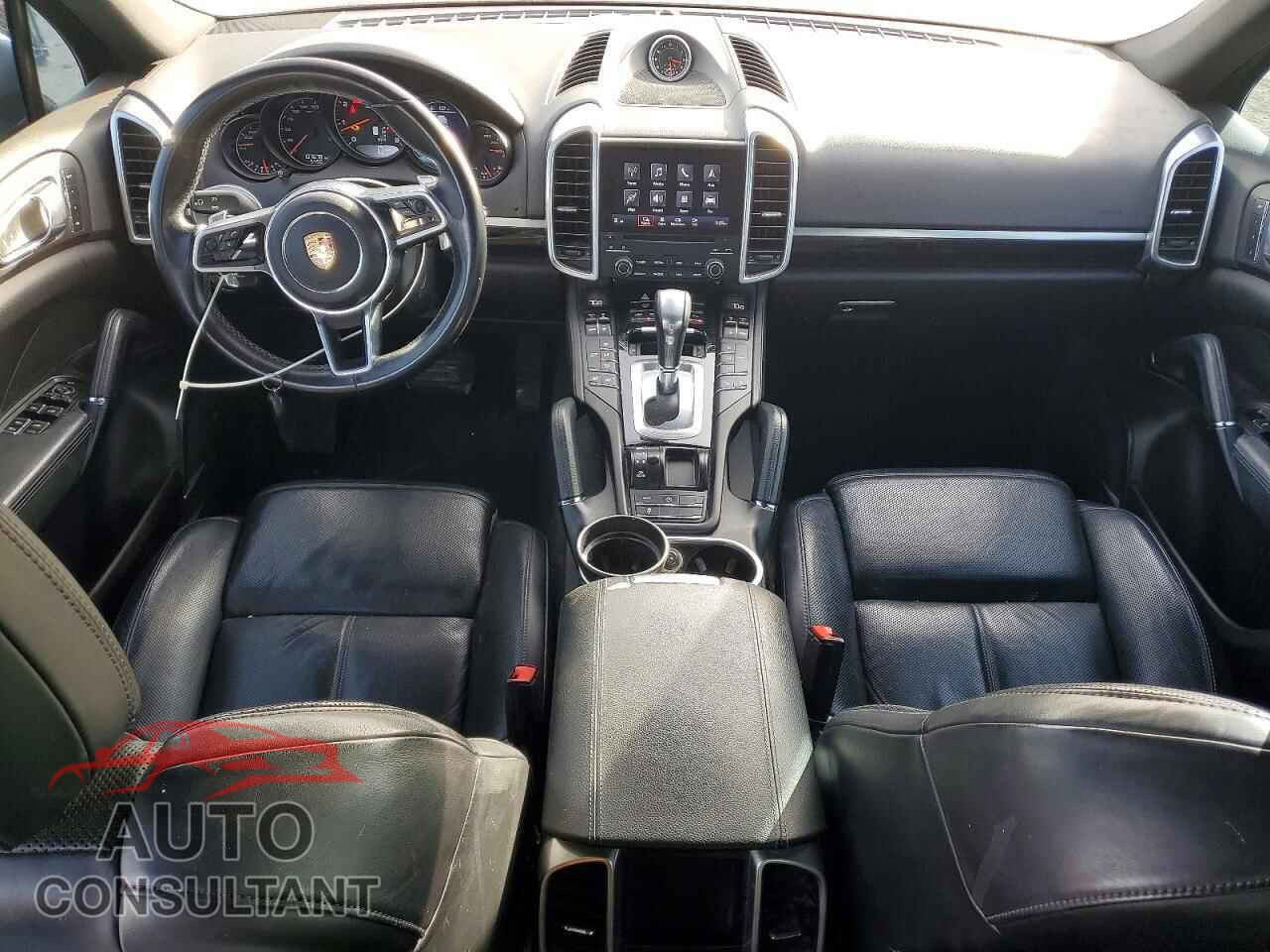 PORSCHE CAYENNE 2018 - WP1AA2A23JKA03282