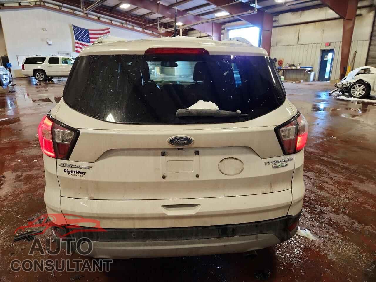 FORD ESCAPE 2017 - 1FMCU0J97HUE91214