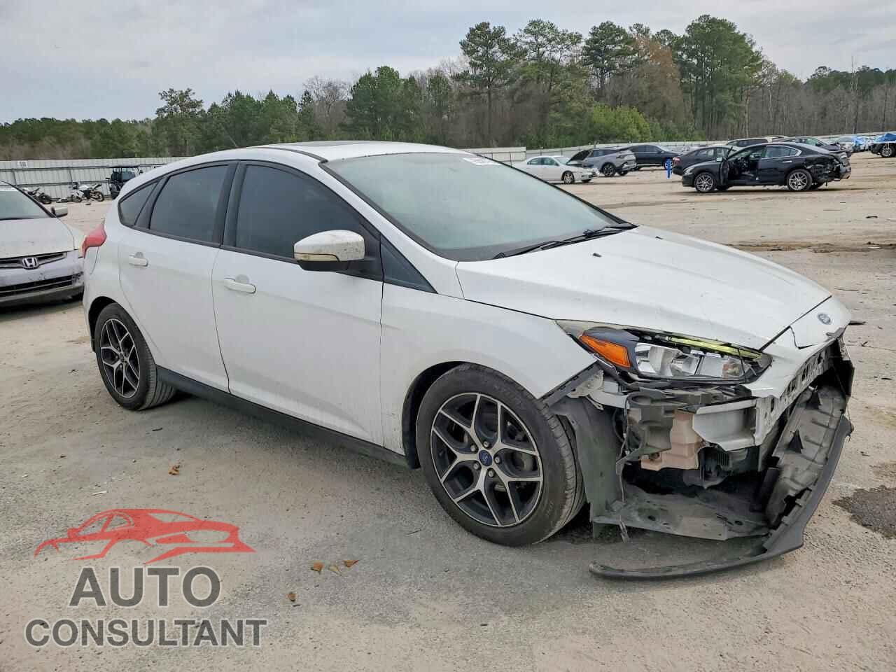 FORD FOCUS 2017 - 1FADP3M21HL264581