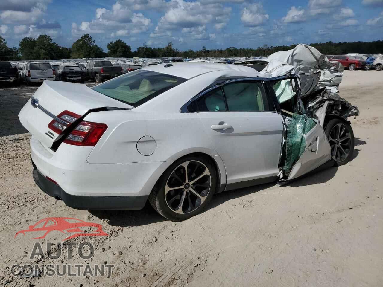 FORD TAURUS 2015 - 1FAHP2E81FG125216