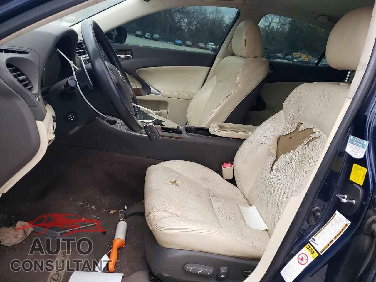 LEXUS IS 2011 - JTHCF5C24B2034955