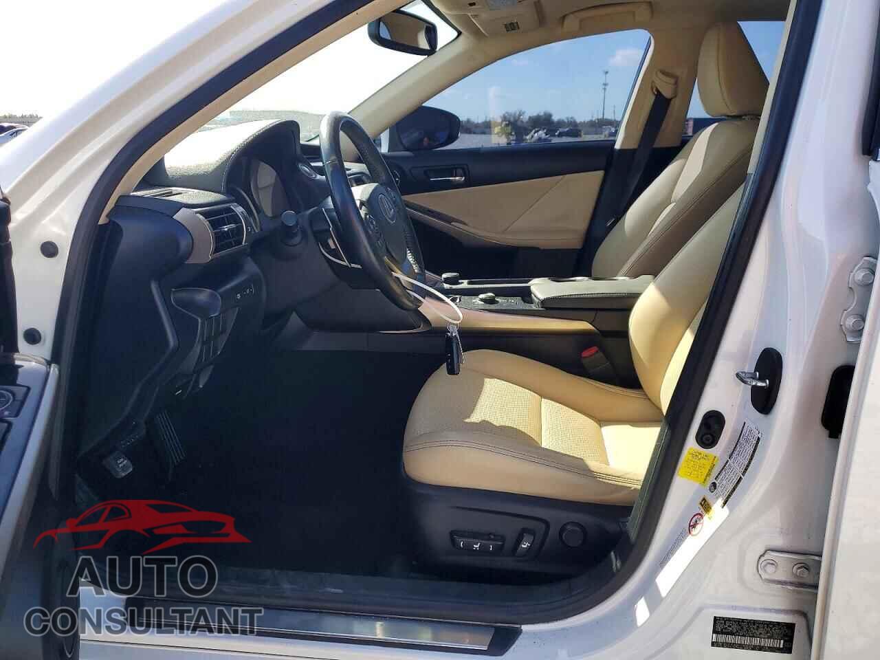LEXUS IS 2015 - JTHBF1D2XF5053808