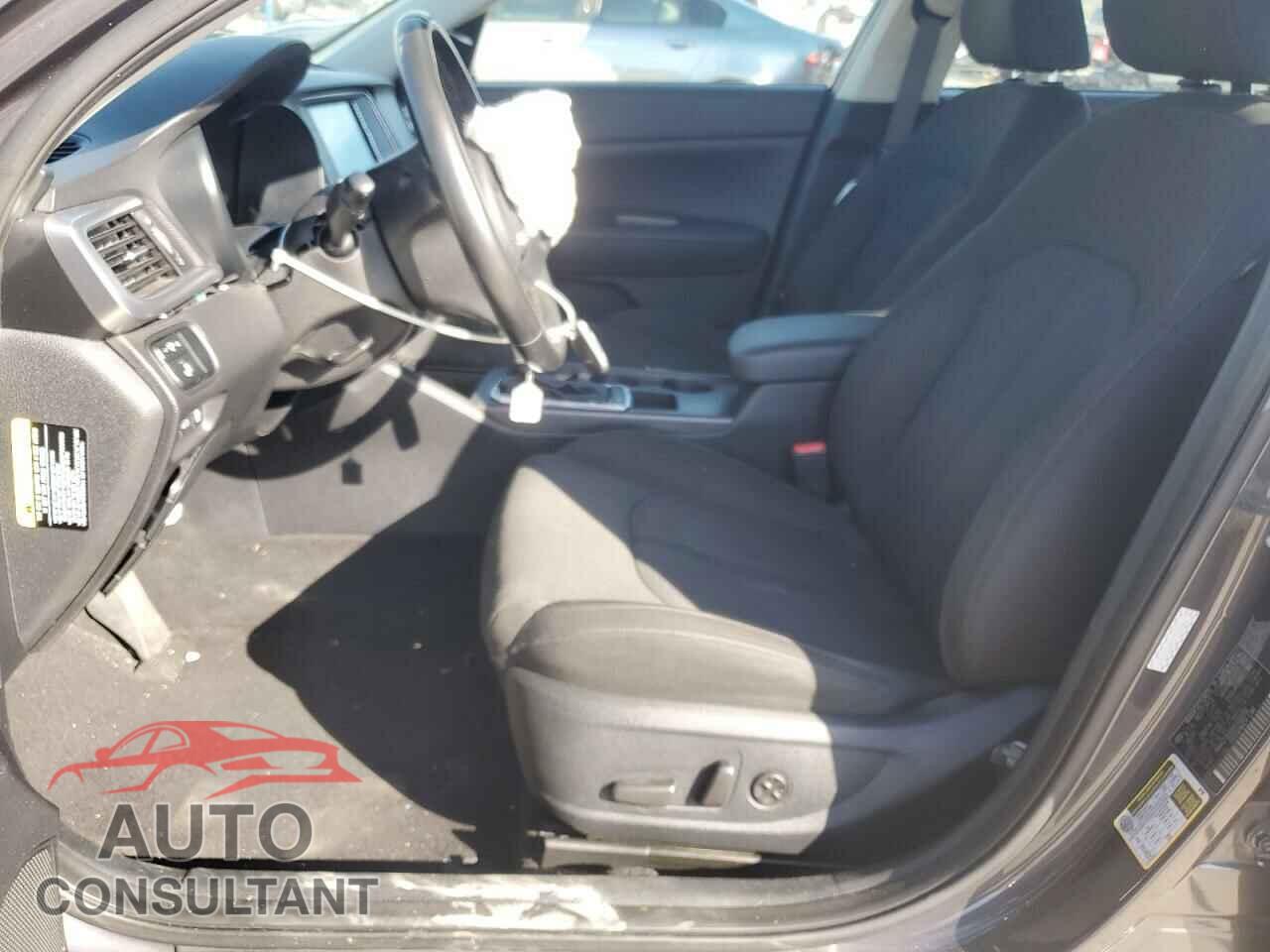 KIA OPTIMA 2017 - KNAGT4LE6H5012010