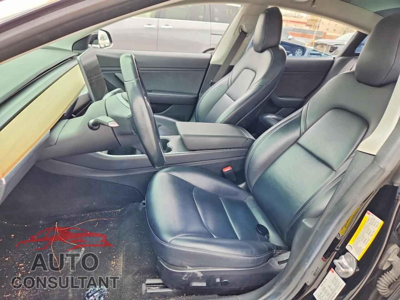 TESLA MODEL 3 2018 - 5YJ3E1EA5JF033813