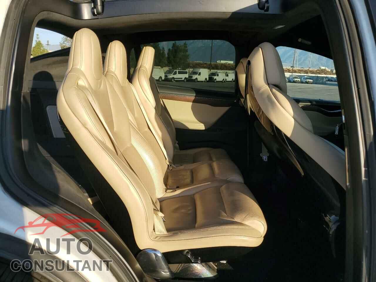 TESLA MODEL X 2016 - 5YJXCAE49GFS00605