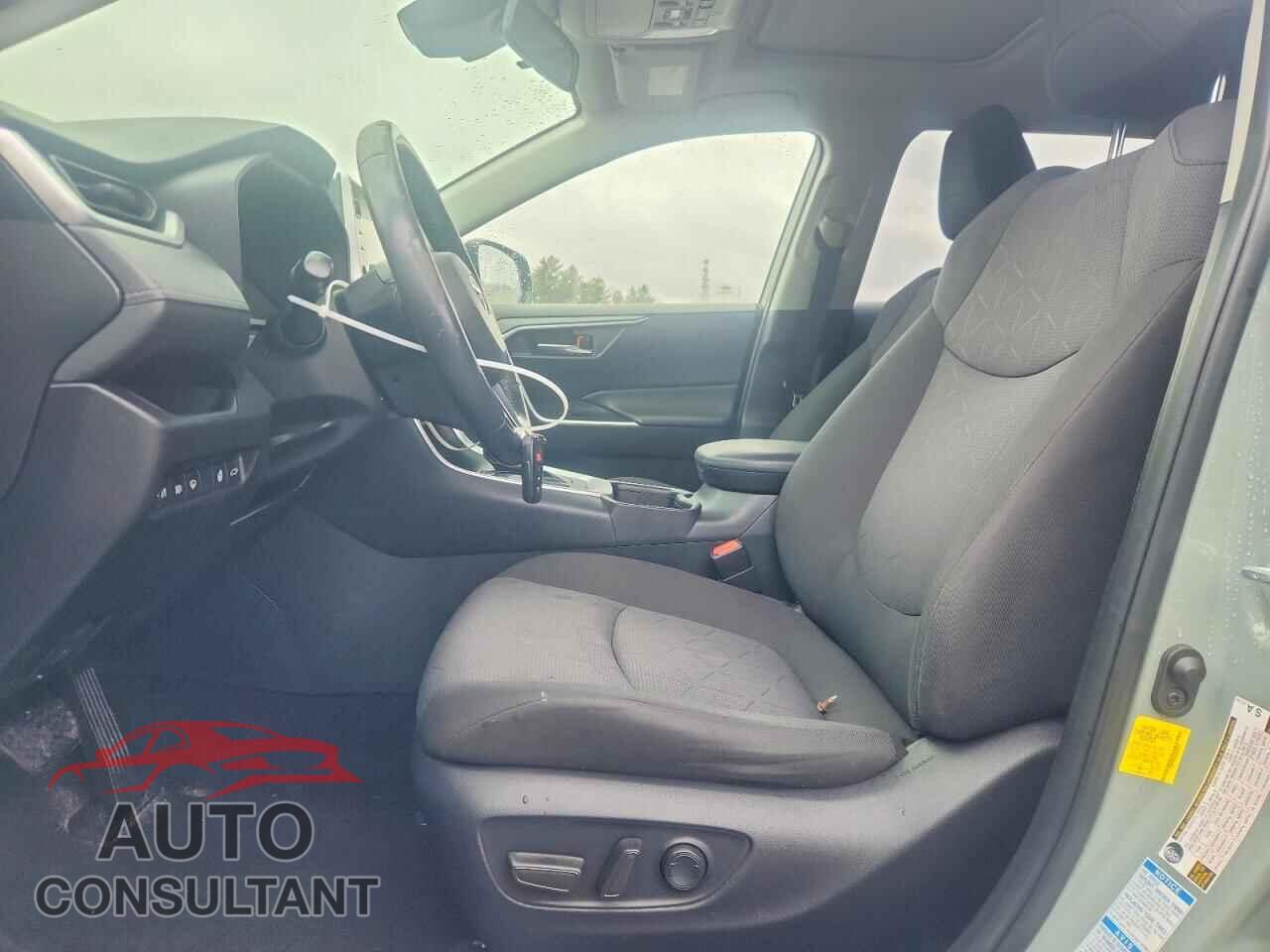 TOYOTA RAV4 2019 - JTMP1RFV9KD038292
