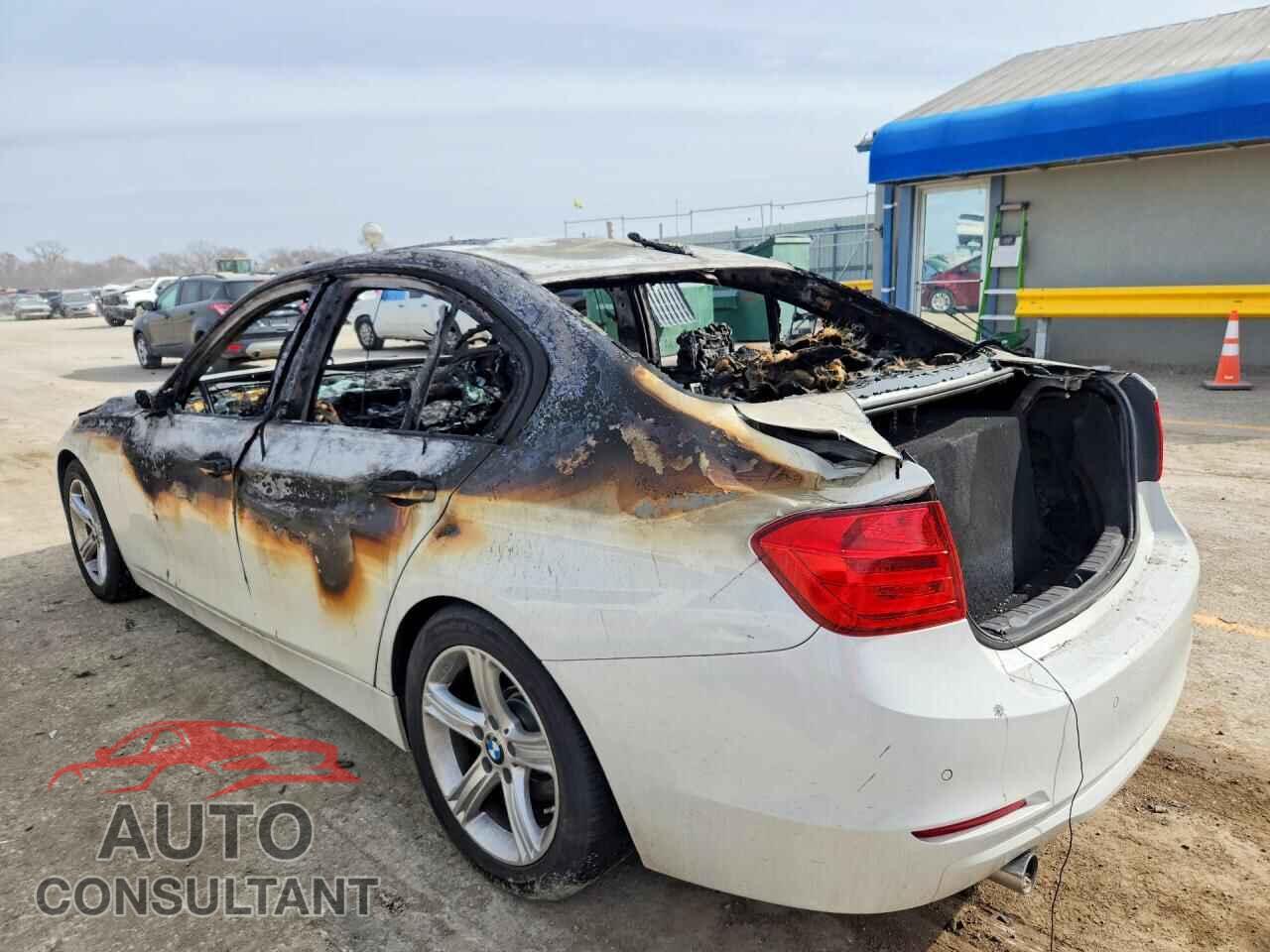 BMW 3 SERIES 2015 - WBA3D3C56FK157519