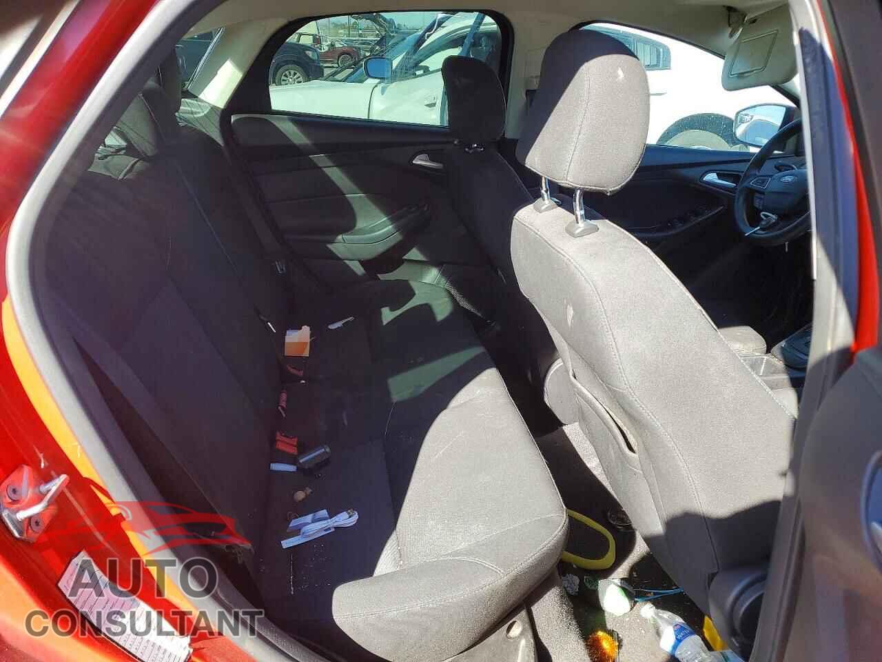 FORD FOCUS 2017 - 1FADP3F26HL249068