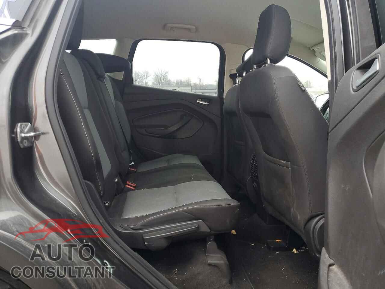 FORD ESCAPE 2018 - 1FMCU0GD2JUB07227