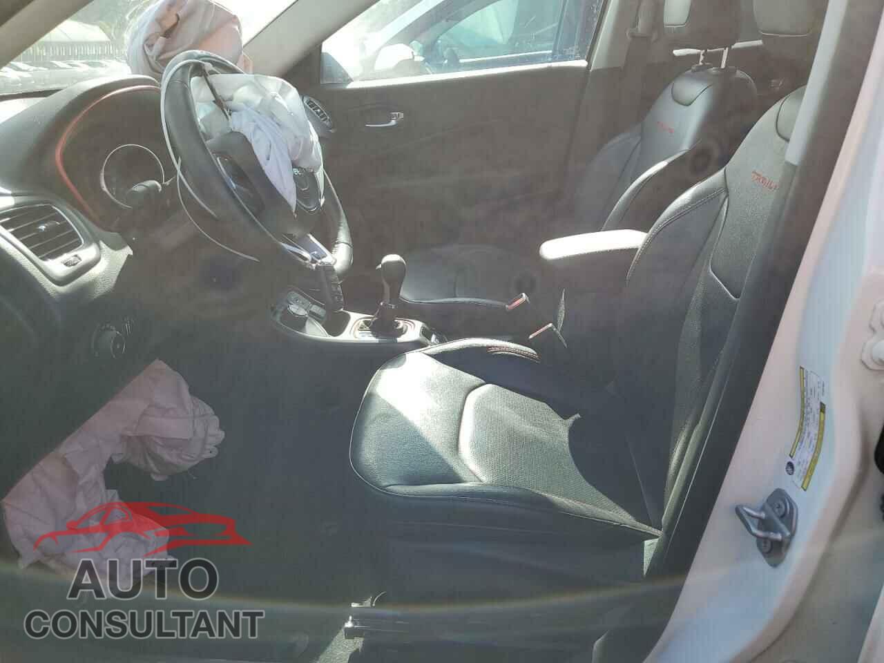 JEEP COMPASS 2019 - 3C4NJDDB4KT807567