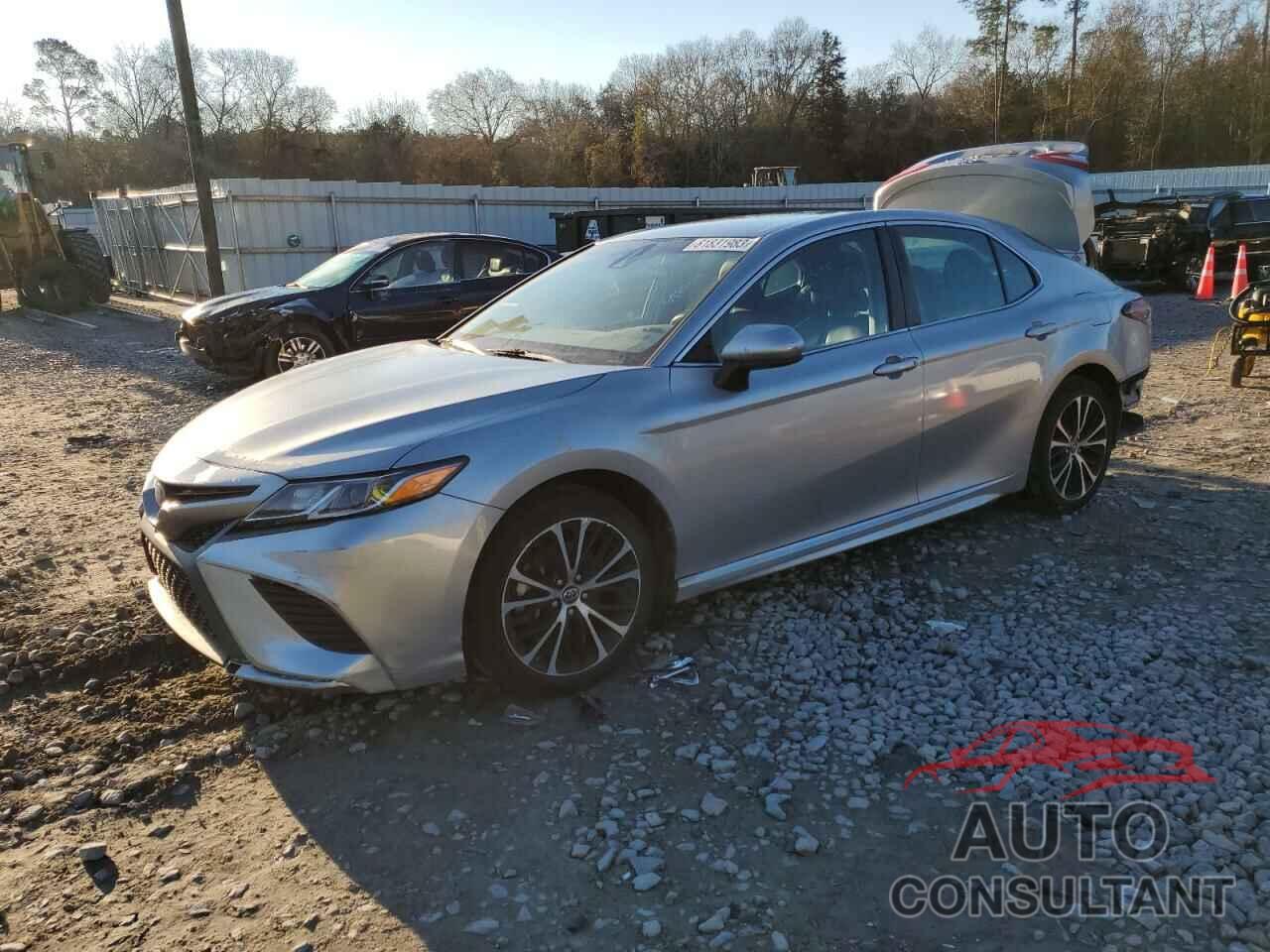 TOYOTA CAMRY 2018 - 4T1B11HK2JU141997