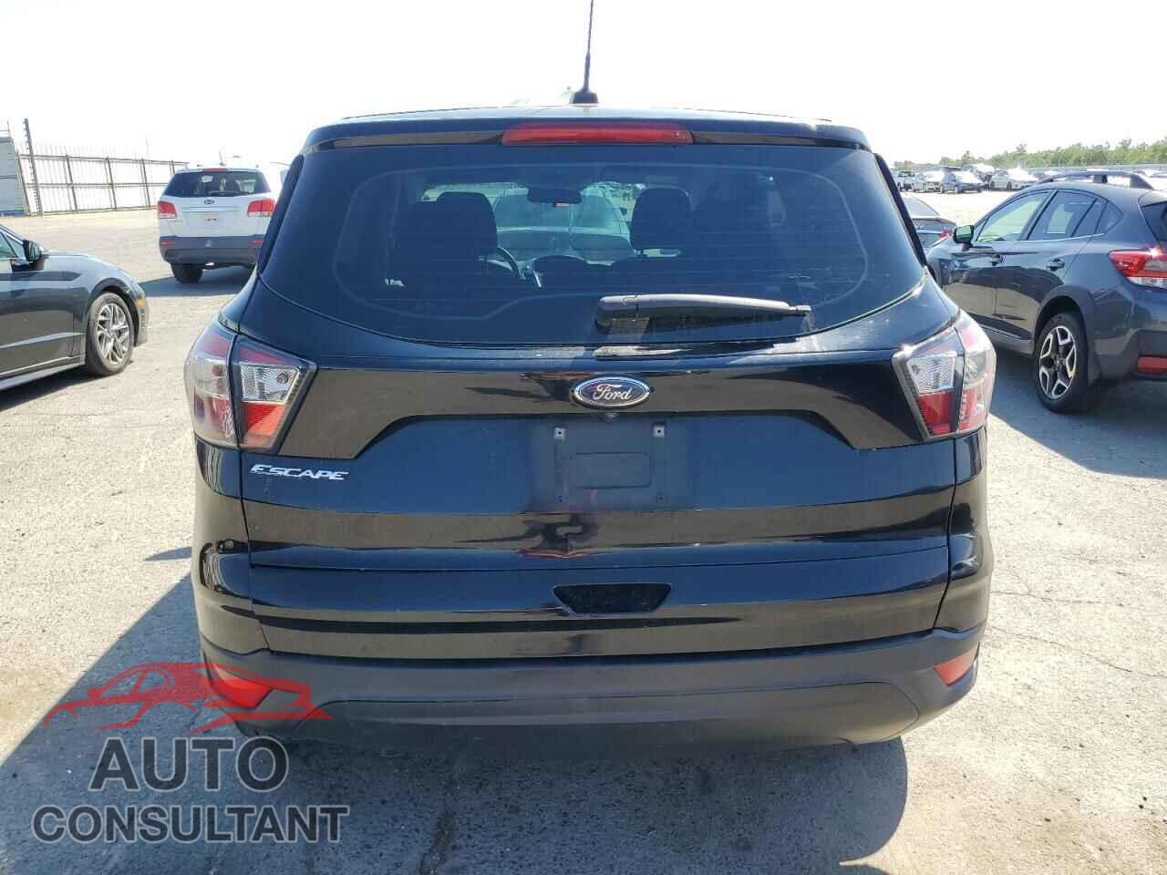FORD ESCAPE 2017 - 1FMCU0F76HUB26725