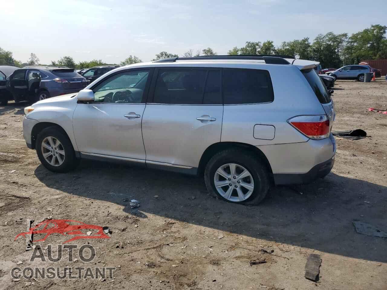 TOYOTA HIGHLANDER 2013 - 5TDBK3EH8DS266372
