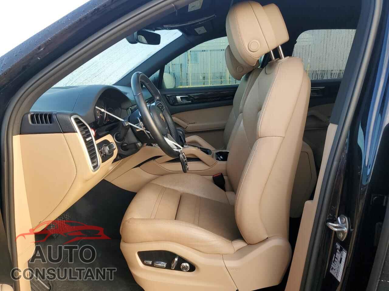 PORSCHE CAYENNE 2019 - WP1AA2AY6KDA09300