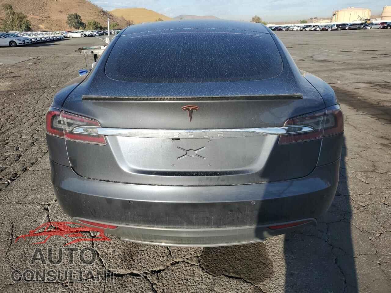TESLA MODEL S 2015 - 5YJSA1H13FFP73435