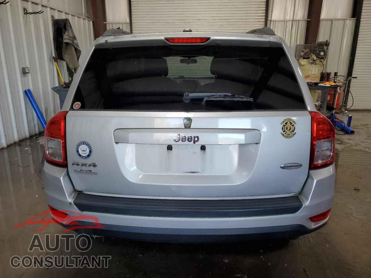 JEEP COMPASS 2011 - 1J4NF1FB8BD281635
