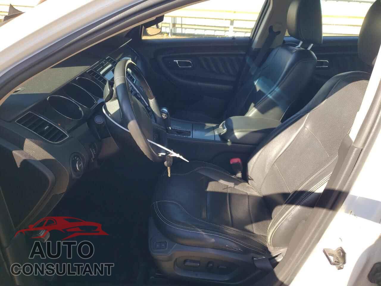 FORD TAURUS 2011 - 1FAHP2FW5BG119863