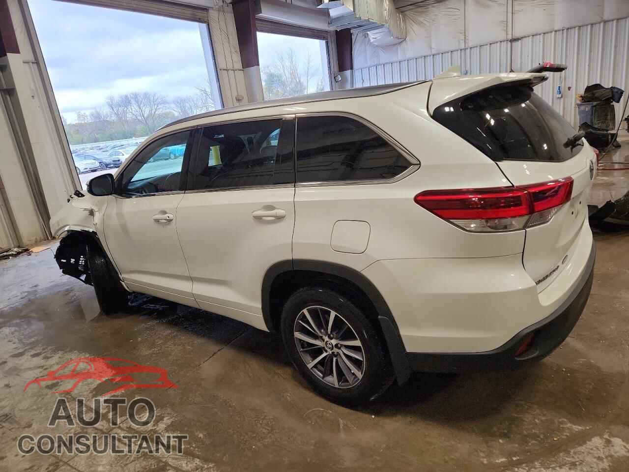 TOYOTA HIGHLANDER 2018 - 5TDJZRFH6JS875402