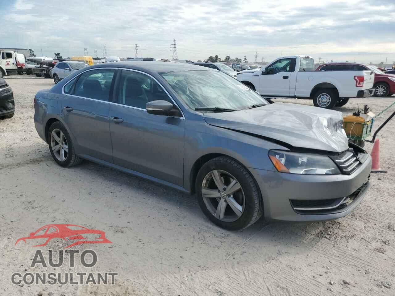 VOLKSWAGEN PASSAT 2013 - 1VWBP7A30DC035726