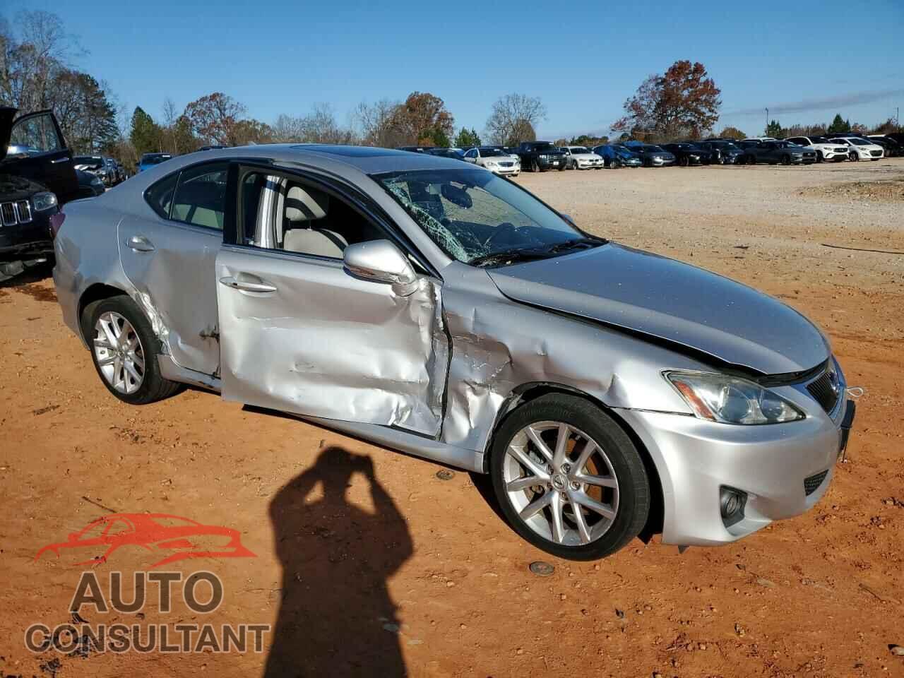 LEXUS IS 2011 - JTHCF5C22B5052420