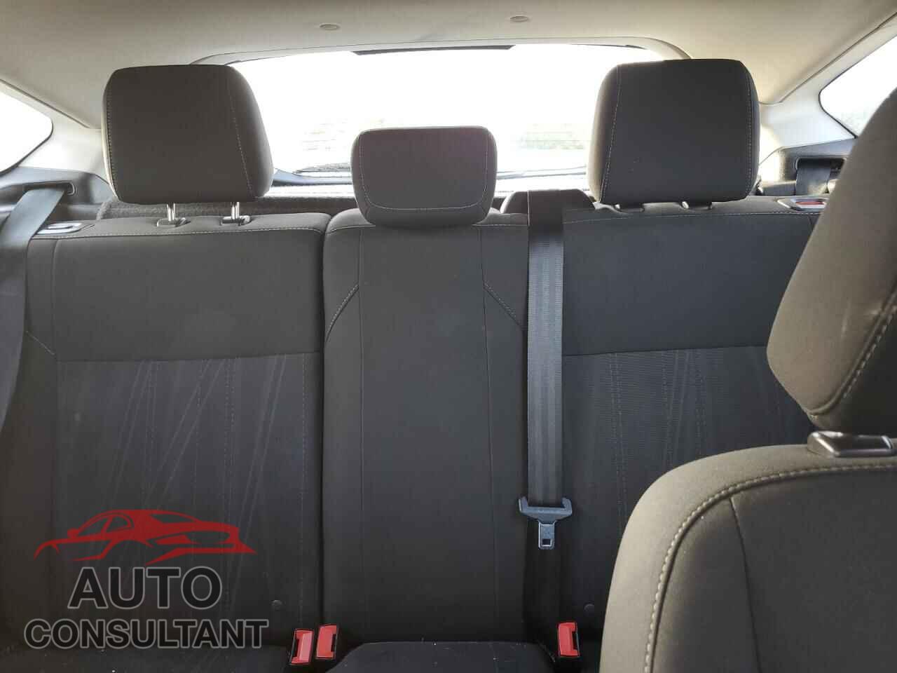 FORD FOCUS 2017 - 1FADP3M27HL225221