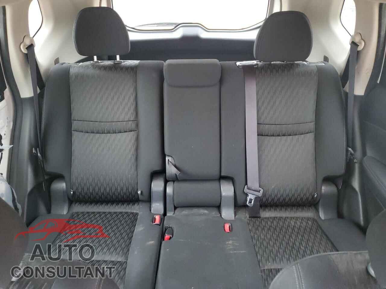 NISSAN ROGUE 2017 - KNMAT2MV4HP504924