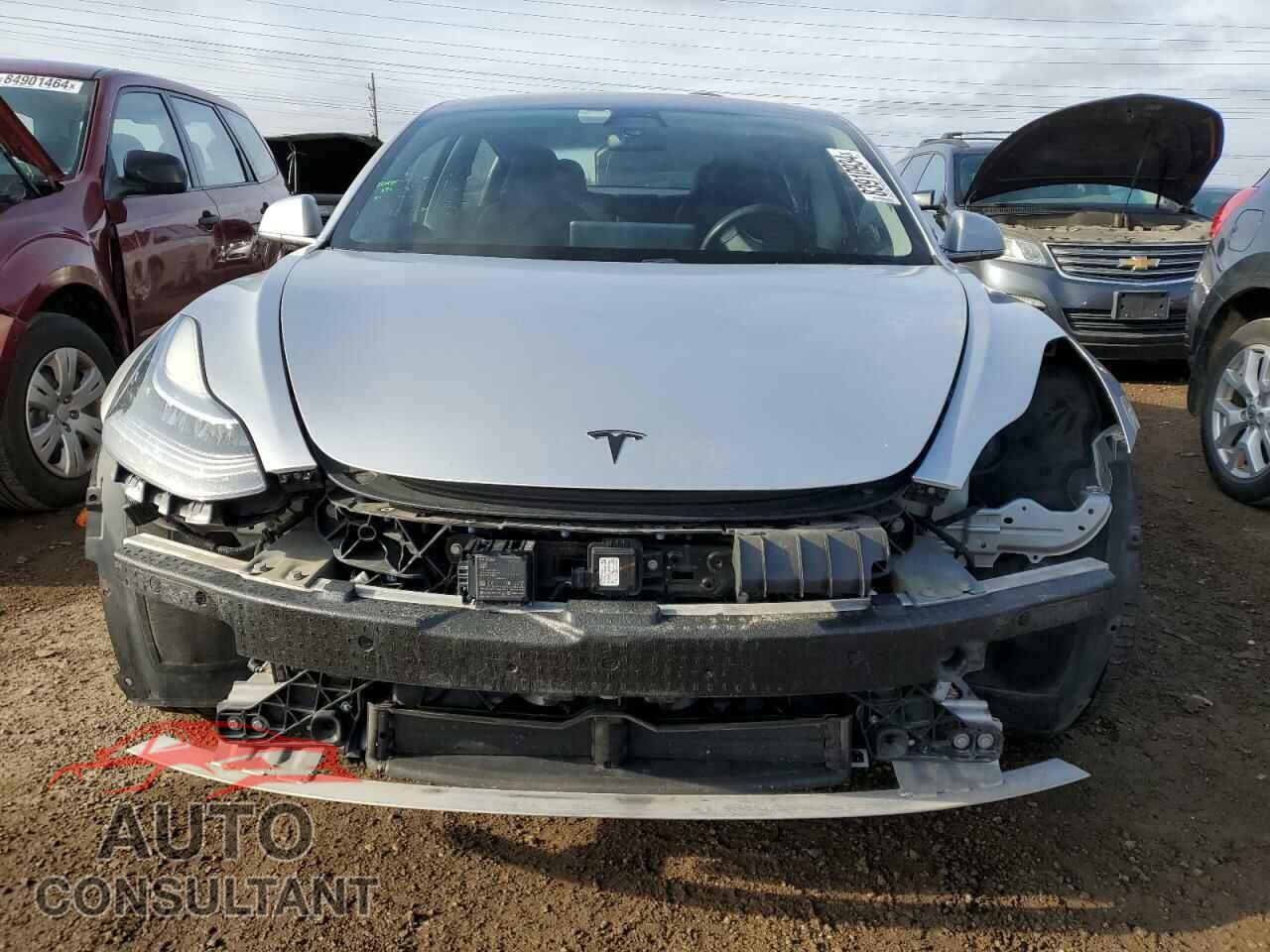 TESLA MODEL 3 2018 - 5YJ3E1EA8JF040321