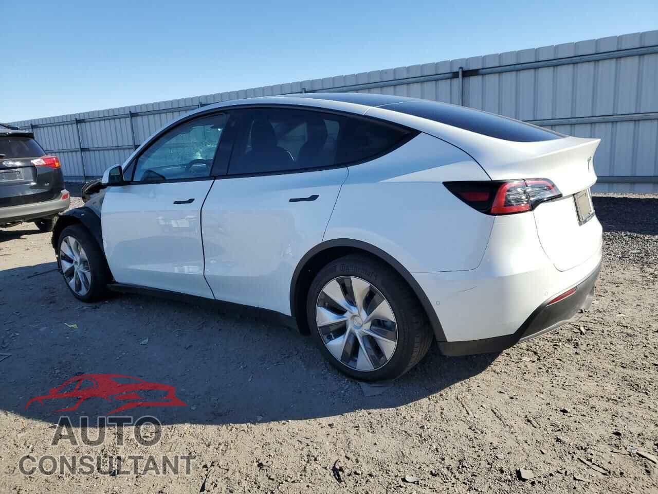 TESLA MODEL Y 2022 - 7SAYGAEE2NF329433