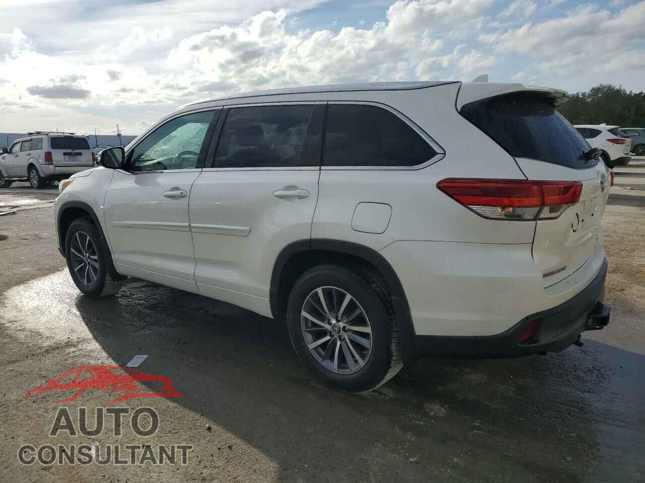 TOYOTA HIGHLANDER 2018 - 5TDJZRFH8JS552002