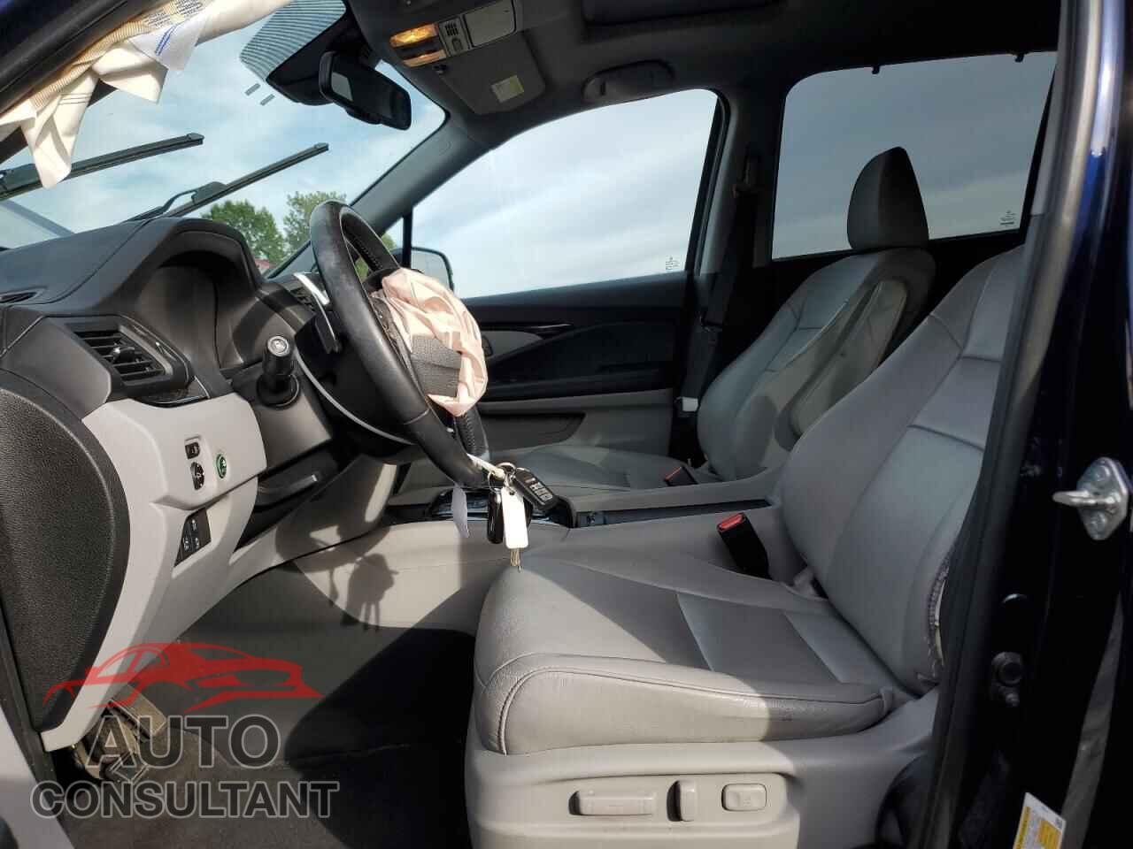 HONDA PILOT 2018 - 5FNYF6H96JB001776
