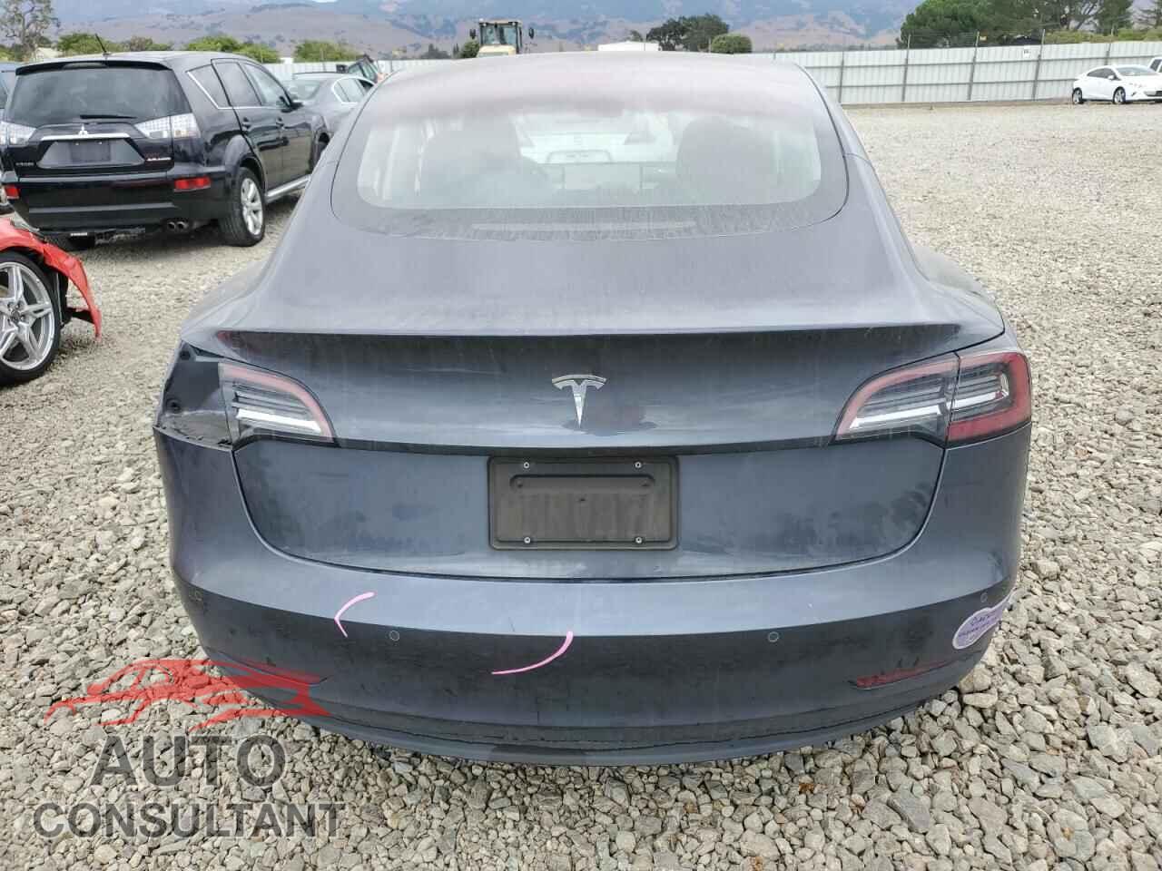 TESLA MODEL 3 2018 - 5YJ3E1EA3JF158437