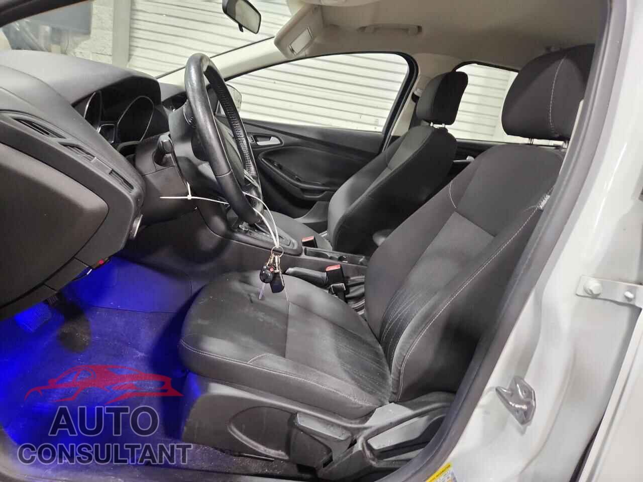 FORD FOCUS 2016 - 1FADP3K25GL399032