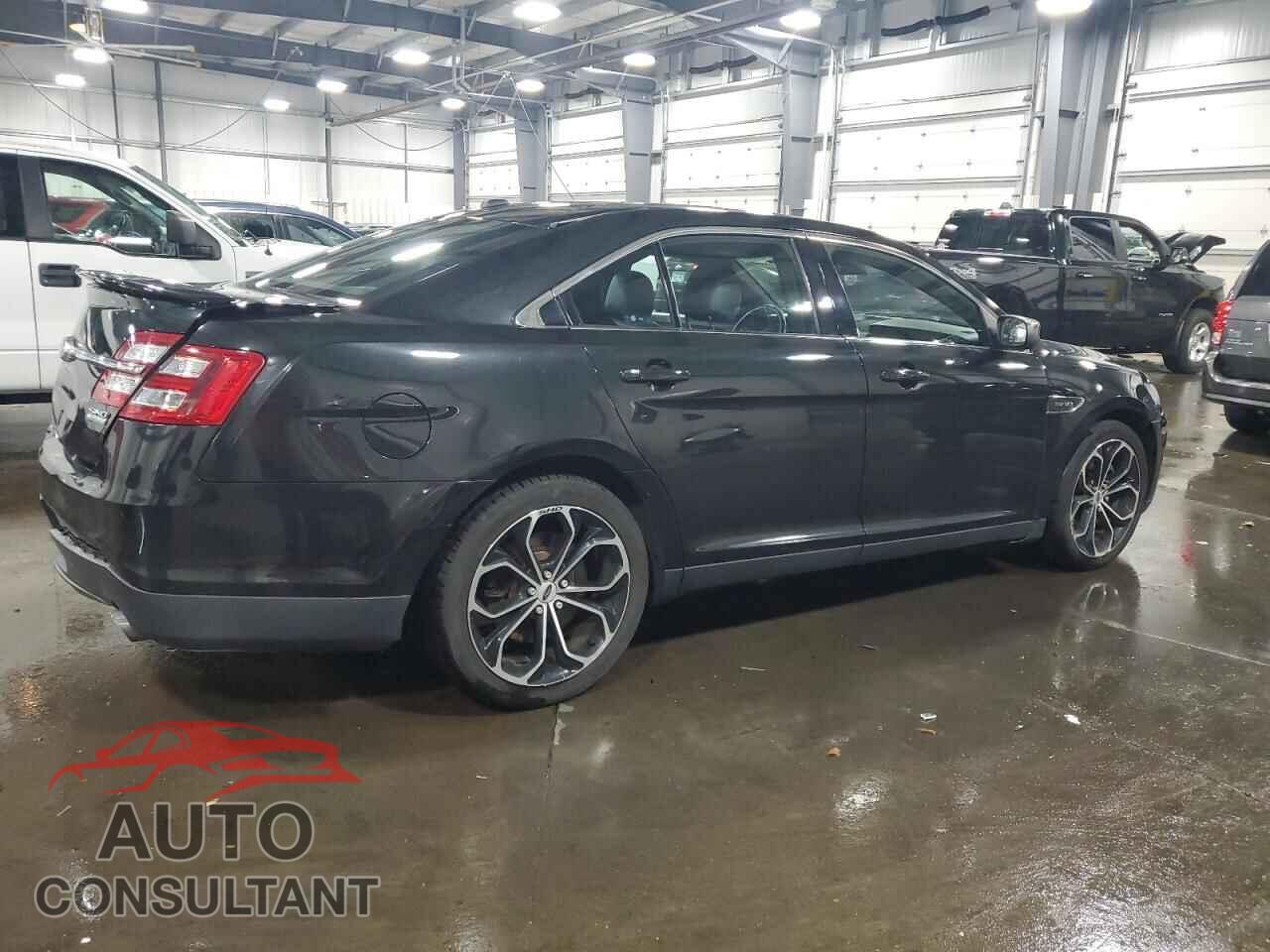 FORD TAURUS 2015 - 1FAHP2KTXFG114174