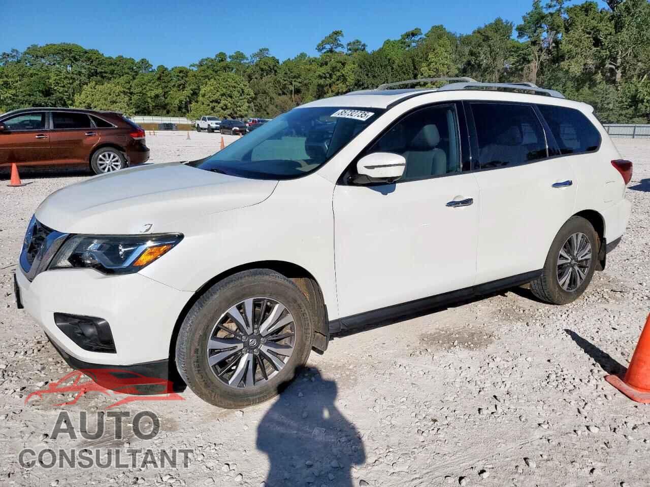 NISSAN PATHFINDER 2017 - 5N1DR2MN0HC657217