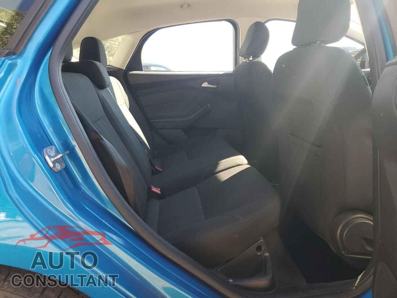 FORD FOCUS 2017 - 1FADP3K23HL252080